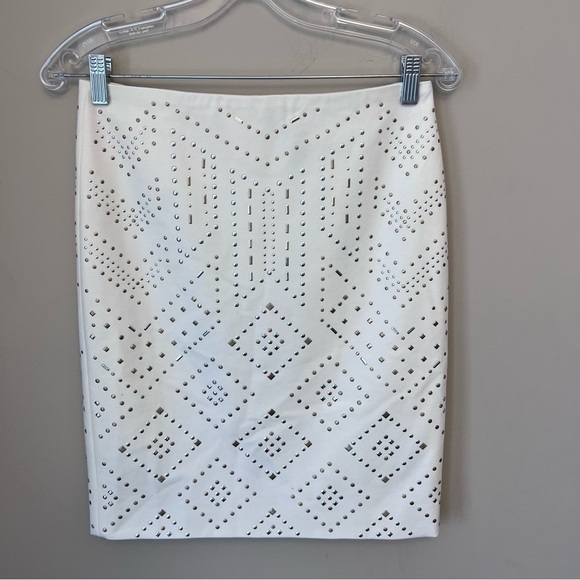 White House Black Market Off White Studded Skirt size 2 - Picture 4 of 11